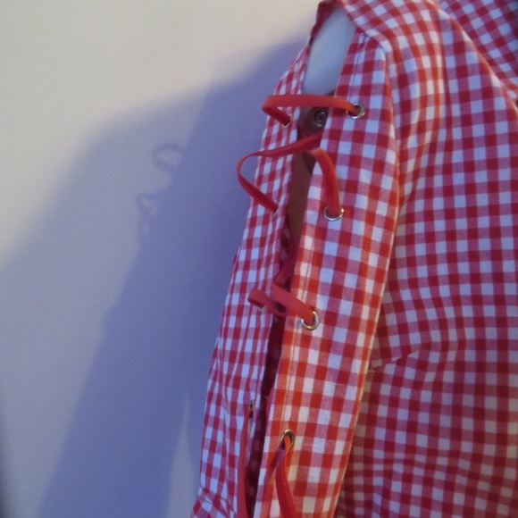 MEBOUTIQUE RED/WHITE CHECK TOP, TIE/FLARE SLEEVE-M - Picture 4 of 8